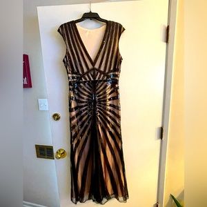 Stylish 1920’s Art Deco dress. Great for NYE or themed party!